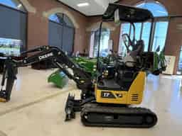 John Deere 17 P Image