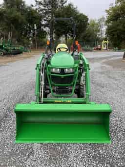 2018 John Deere 2032R Image