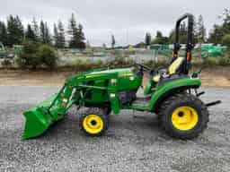 2018 John Deere 2032R Image
