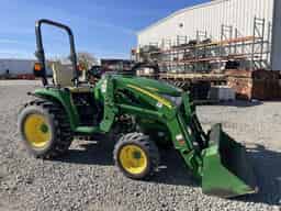 2017 John Deere 3033R Image