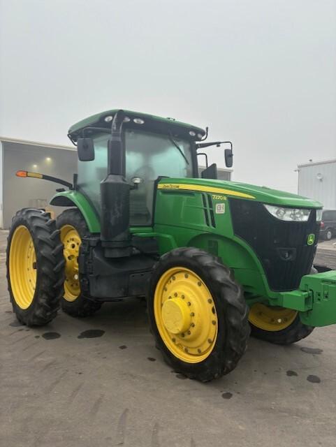 2016 John Deere 7270R Image