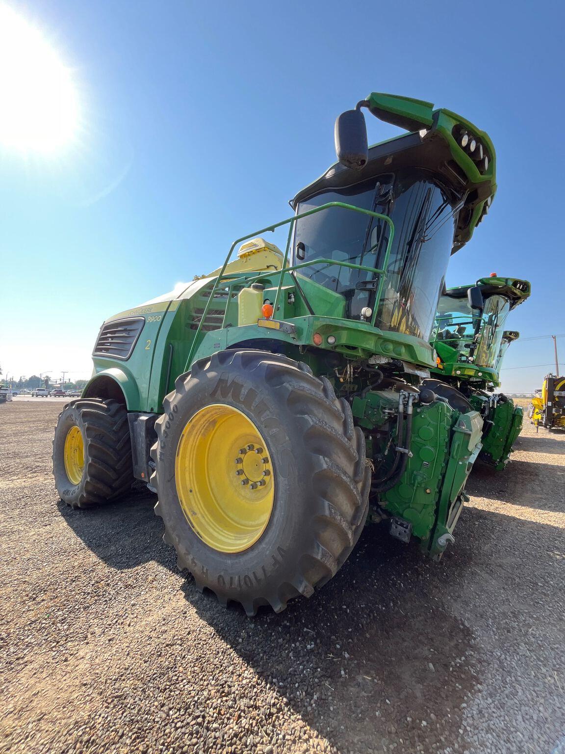 John Deere 9900 Image