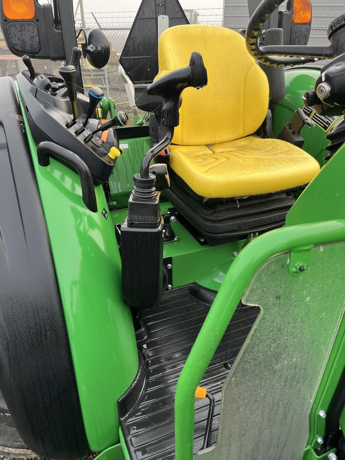 2022 John Deere 5115M Image