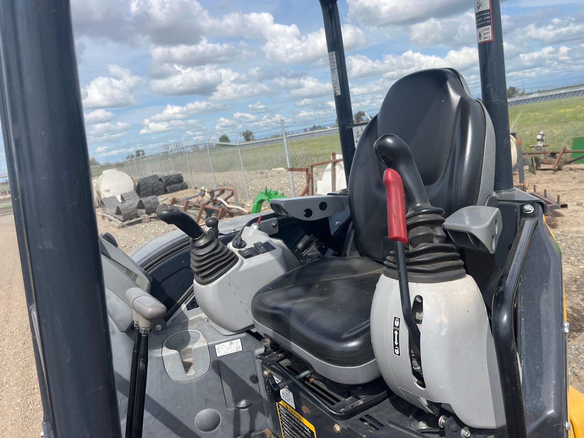 2021 John Deere 35G Image