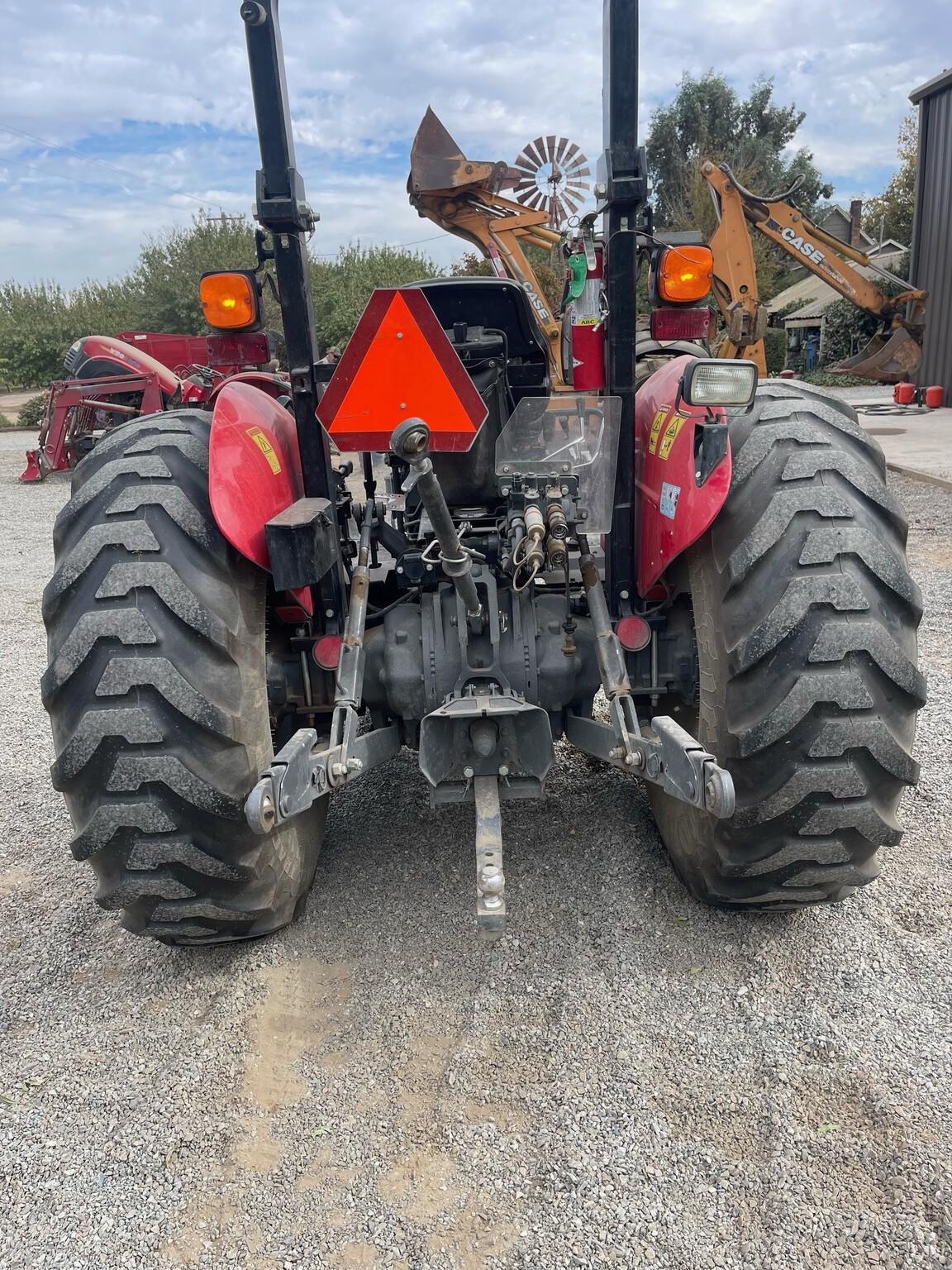 2018 Massey Ferguson 2607H Image