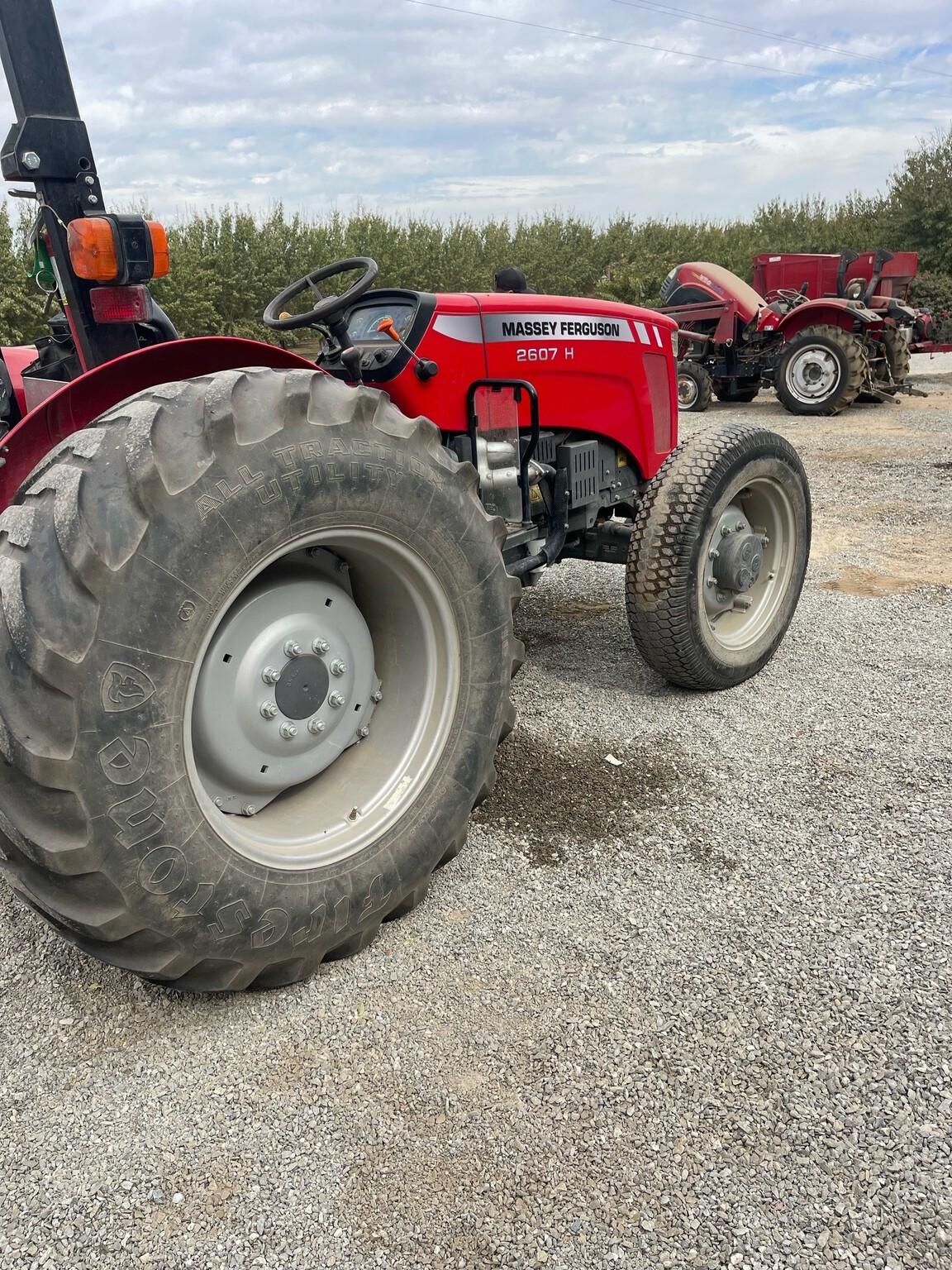2018 Massey Ferguson 2607H Image