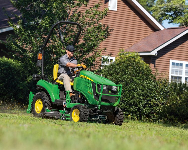 1023E Sub-Compact Tractor w/Mower Deck