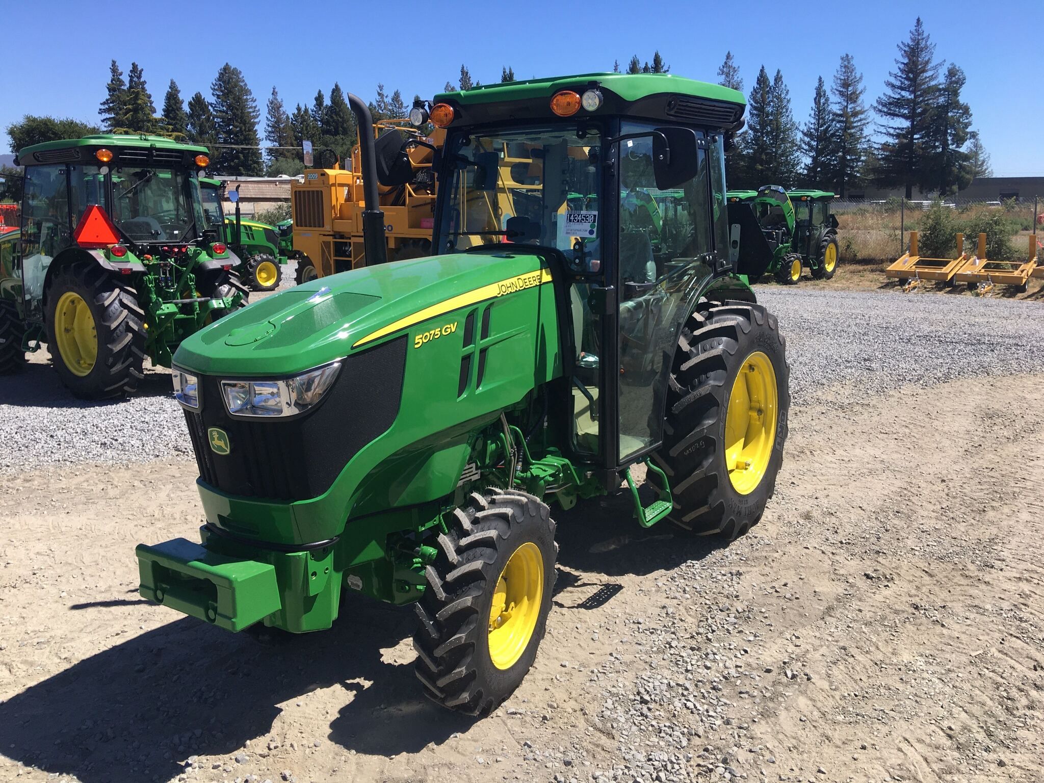 2022 John Deere 5075GV Image